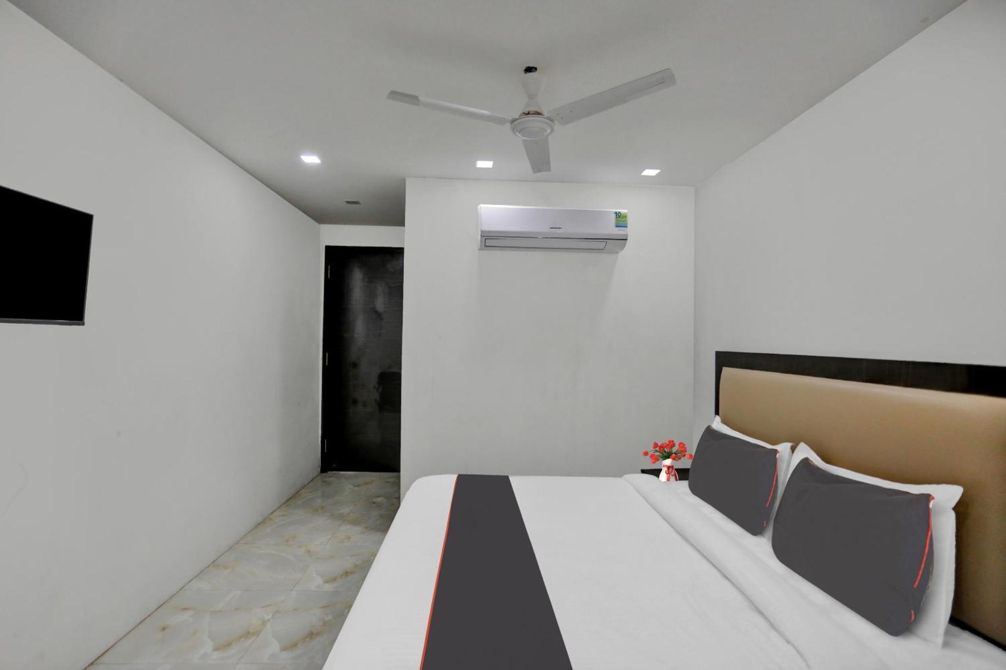 Super Townhouse The Arrow Near Lotus Temple Hotel New Delhi Exterior photo