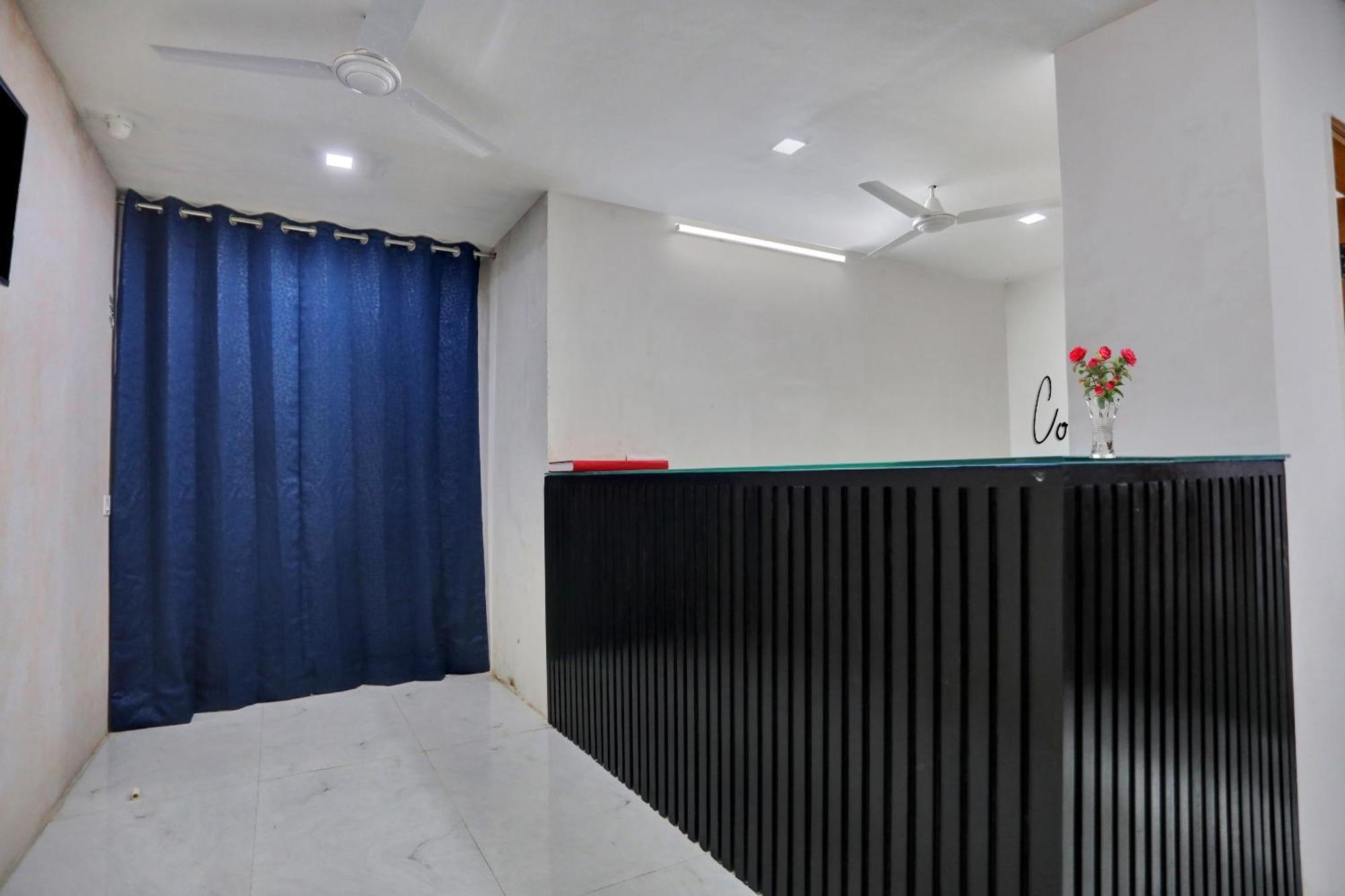 Super Townhouse The Arrow Near Lotus Temple Hotel New Delhi Exterior photo