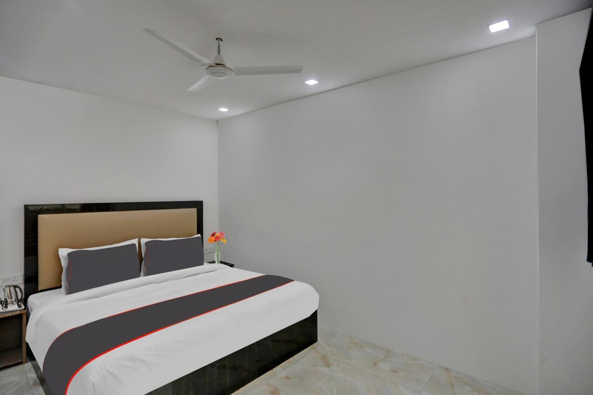 Super Townhouse The Arrow Near Lotus Temple Hotel New Delhi Exterior photo