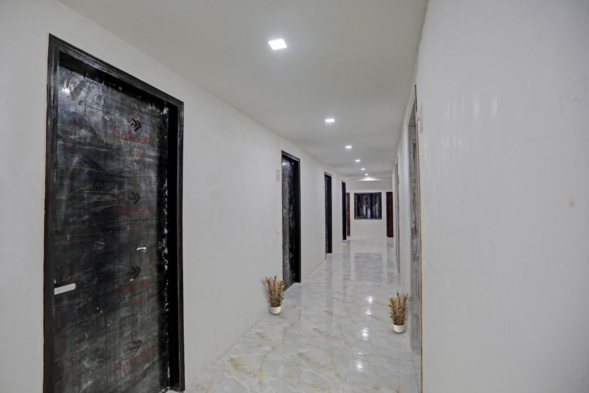 Super Townhouse The Arrow Near Lotus Temple Hotel New Delhi Exterior photo
