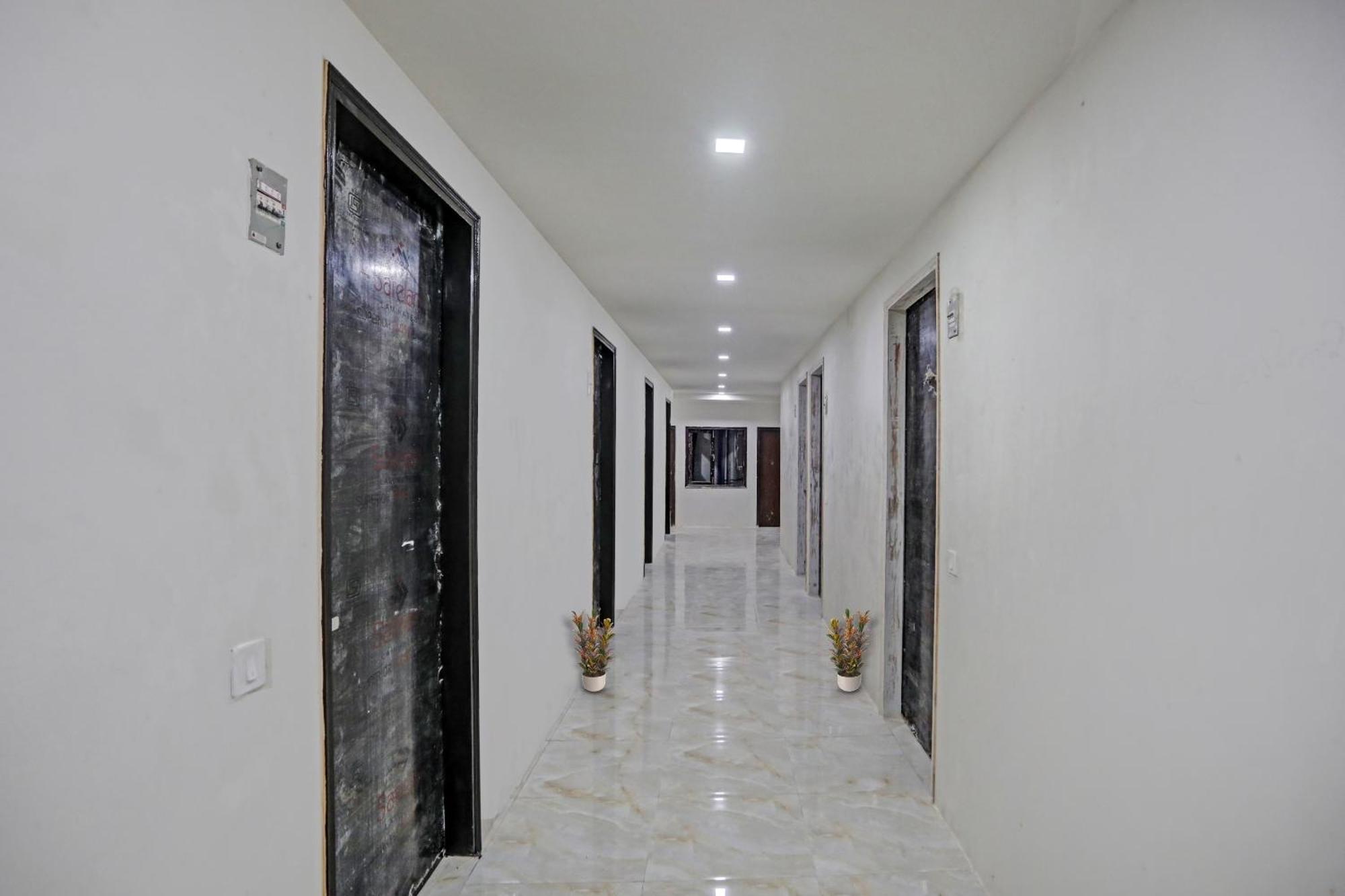 Super Townhouse The Arrow Near Lotus Temple Hotel New Delhi Exterior photo